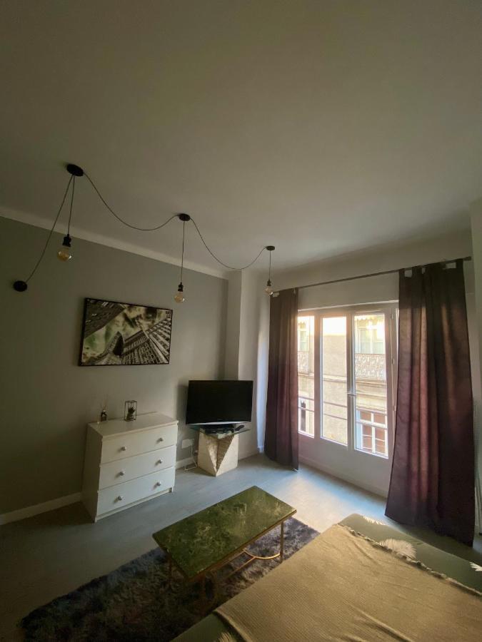 Studio Centre Ville Nimes Bagian luar foto